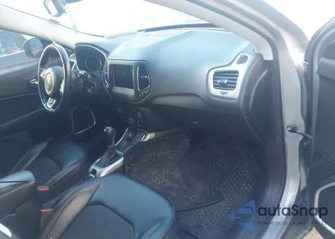 2019 Jeep Compass Latitude 4X4 from USA, damaged, VIN 3C4NJDBB6KT839388